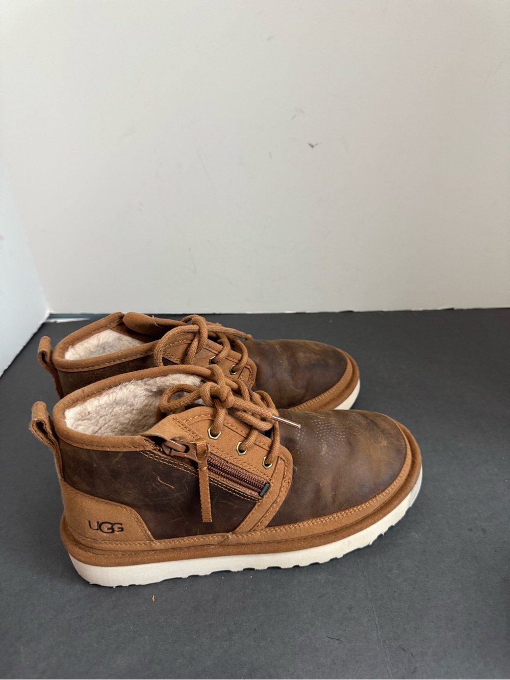 UGG Neumel Zip Men’s 6 Brown Leather Boots 1103883 Fits Women 7.5 / Kids 6 - Picture 5 of 12
